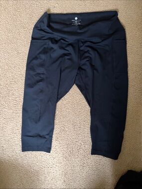 Yogalicious Black Cropped Leggings